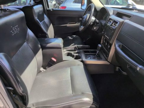 Used 2012 Jeep Liberty Limited Jet w/ Comfort/Convenience Group image 12