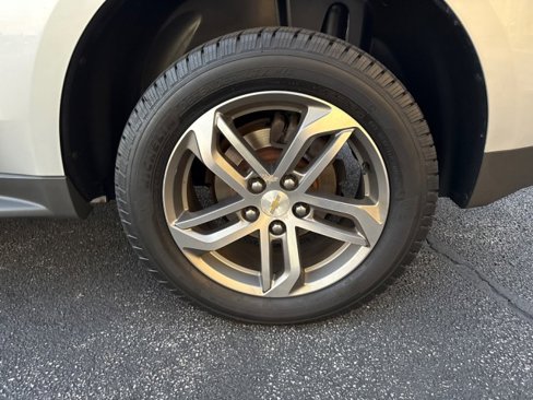 Used 2016 Chevrolet Equinox LTZ w/ Enhanced Convenience Package image 11
