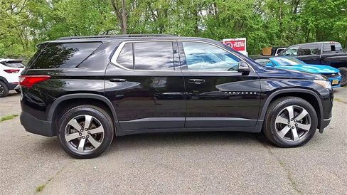 Used 2021 Chevrolet Traverse LT w/ LT Premium Package image 9
