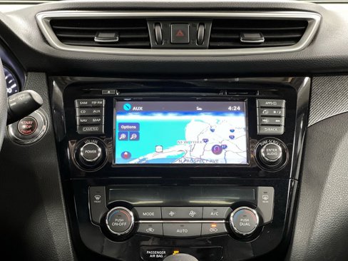 Used 2016 Nissan Rogue SL image 29