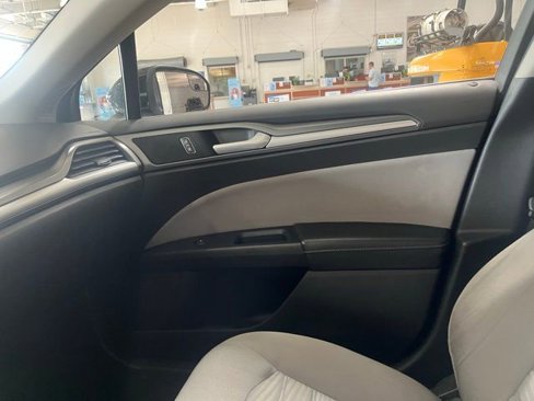Used 2016 Ford Fusion S image 21