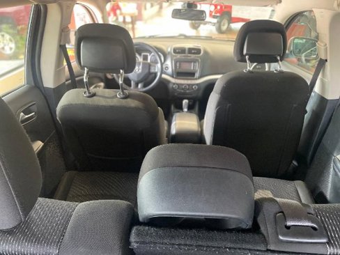Used 2019 Dodge Journey SE image 12