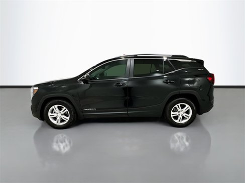 Used 2024 GMC Terrain SLE w/ Driver Convenience Package image 4