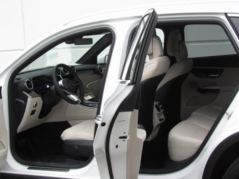 New 2025 Mercedes-Benz GLC 300 4MATIC image 13
