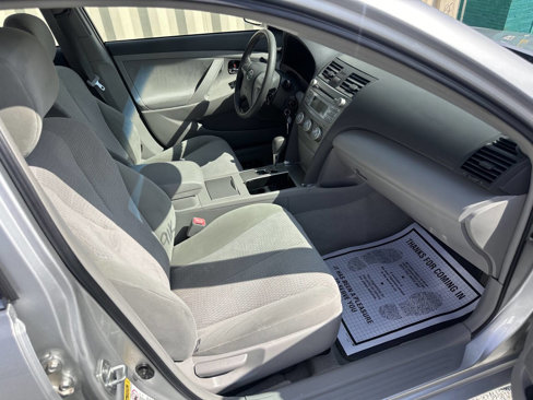 Used 2010 Toyota Camry LE image 13