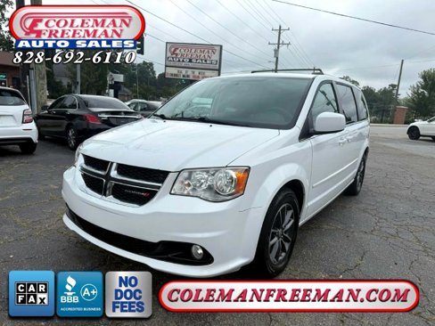 Used 2017 Dodge Grand Caravan SXT image 1