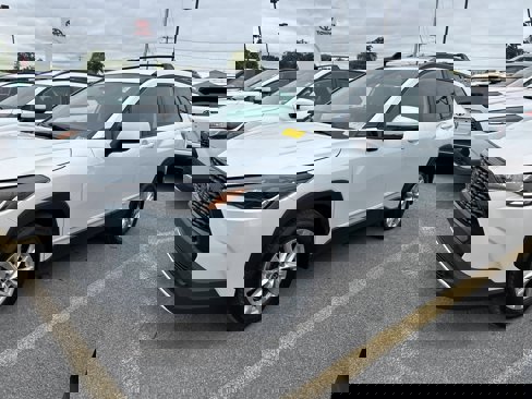 Used 2022 Toyota Corolla Cross LE w/ Moonroof Package image 4