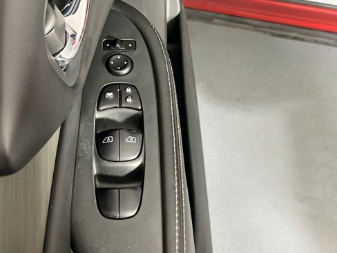 Used 2018 Nissan Murano SV image 17