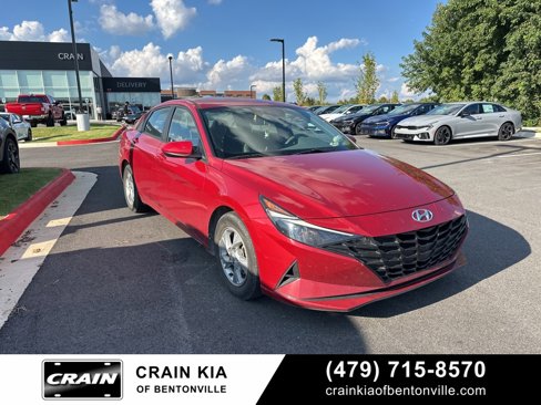 Used 2021 Hyundai Elantra SE image 2