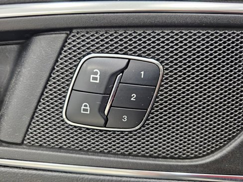 Used 2015 Ford Edge Titanium w/ Equipment Group 301A image 18