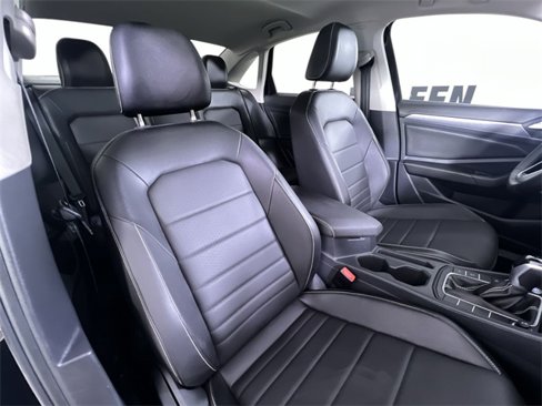 Used 2024 Volkswagen Jetta SE w/ Panoramic Sunroof Package image 25