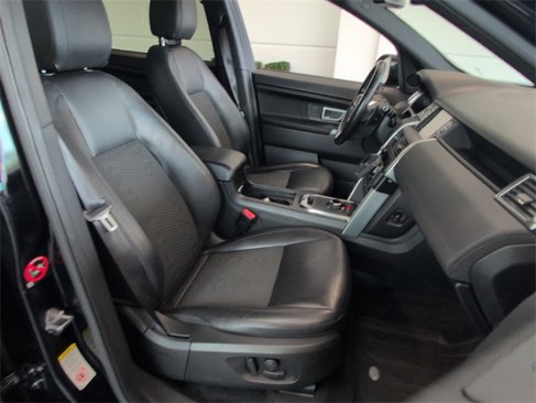 Used 2018 Land Rover Discovery Sport SE image 15