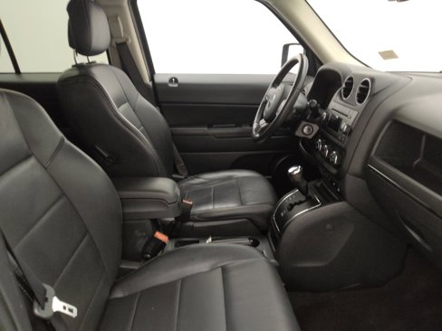 Used 2016 Jeep Patriot High Altitude image 21