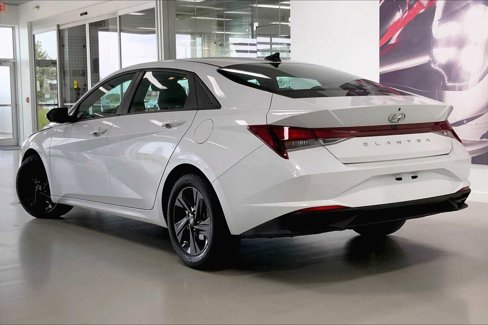 Used 2022 Hyundai Elantra SEL image 4