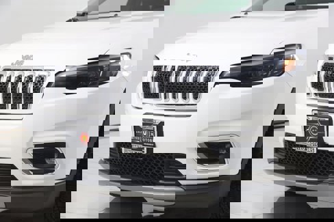 Used 2019 Jeep Cherokee Limited image 48