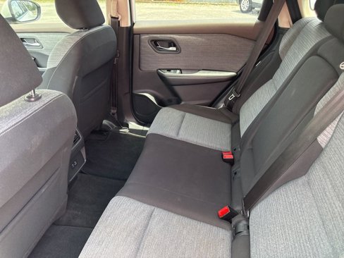 Used 2021 Nissan Rogue SV image 28
