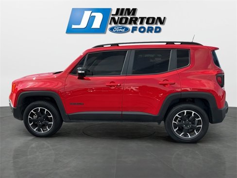 Used 2023 Jeep Renegade Latitude image 3