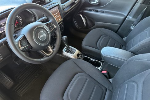 Used 2022 Jeep Renegade Latitude image 4