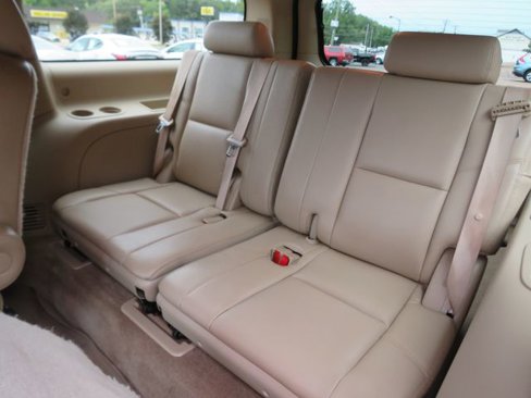 Used 2011 Cadillac Escalade ESV Premium image 36