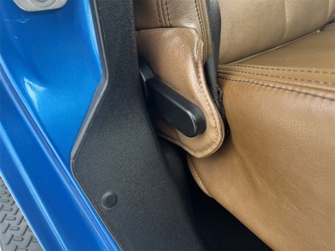 Used 2015 Jeep Wrangler Unlimited Sahara w/ Connectivity Group image 26