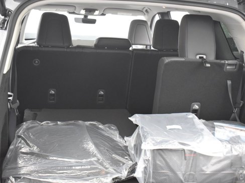 New 2026 INFINITI QX60 Luxe w/ Family Package image 23