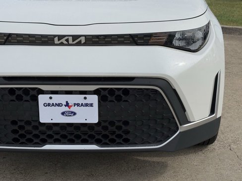 Used 2023 Kia Soul LX image 10