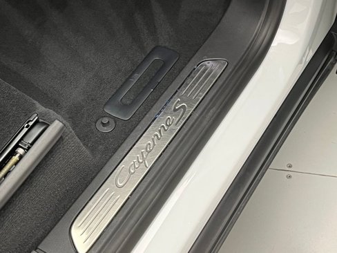 Used 2015 Porsche Cayenne S image 43