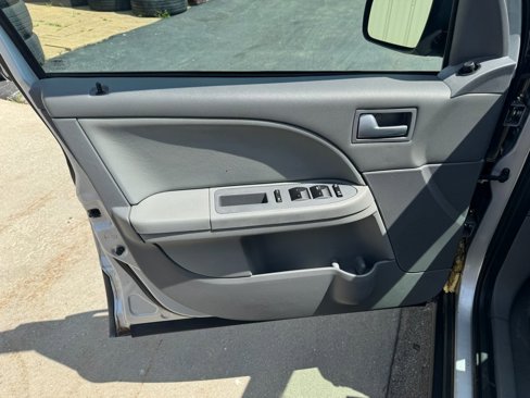 Used 2005 Ford Freestyle SE image 10