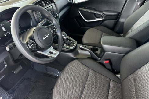 Used 2023 Kia Soul LX w/ LX Technology Package image 10