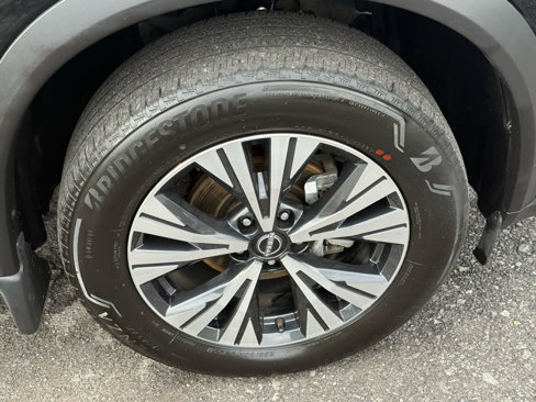 Used 2023 Nissan Rogue SV image 34