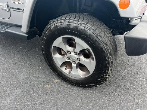 Used 2017 Jeep Wrangler Unlimited Sahara w/ Connectivity Group image 16
