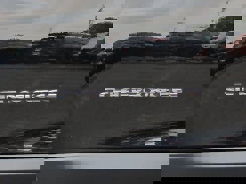 Used 2018 Jeep Cherokee Limited image 7