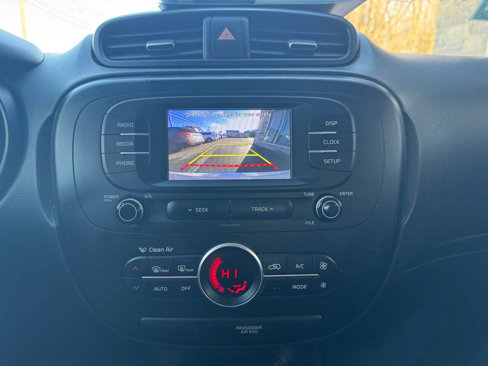 Used 2017 Kia Soul + image 28