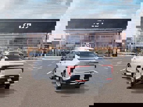 New 2025 Kia K4 LXS image 4