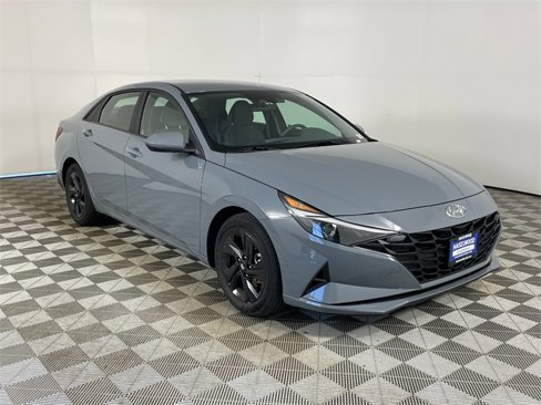Certified 2023 Hyundai Elantra SEL image 17