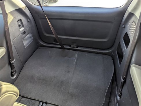 Used 2022 Kia Carnival LX image 11