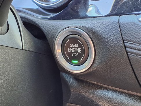 Used 2022 Buick Encore GX Essence image 13