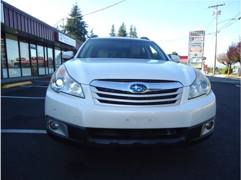 Used 2010 Subaru Outback 2.5i Premium image 3