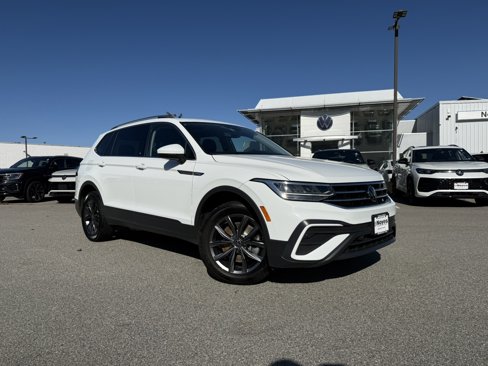 Certified 2022 Volkswagen Tiguan SE image 1