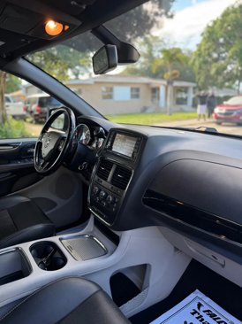 Used 2020 Dodge Grand Caravan SXT image 7