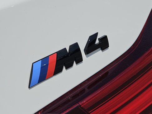 Used 2020 BMW M4 Convertible image 15