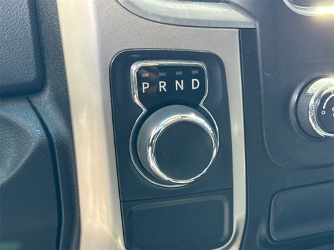 Used 2017 RAM 1500 Classic SLT image 9
