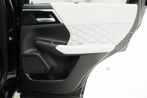 Used 2025 Mitsubishi Outlander SEL image 17
