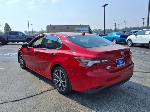 Used 2023 Toyota Camry XLE image 5
