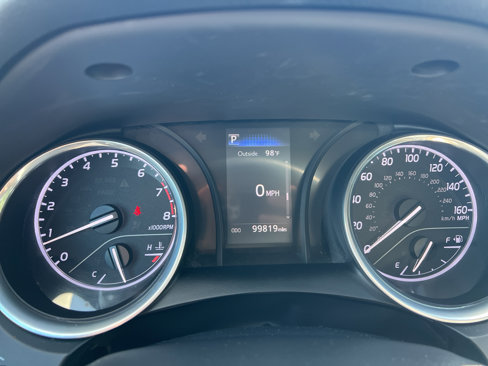 Used 2018 Toyota Camry SE image 32