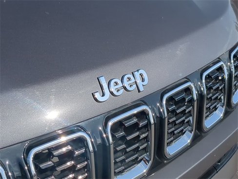 Used 2024 Jeep Compass Limited image 11
