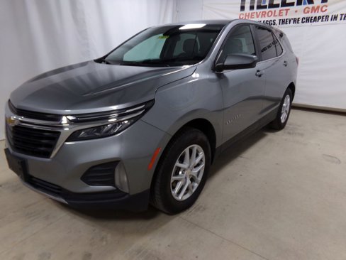 Used 2023 Chevrolet Equinox LT w/ Driver Convenience Package image 3