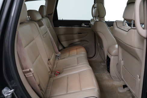 Used 2017 Jeep Grand Cherokee Overland w/ Jeep Active Safety Group image 11