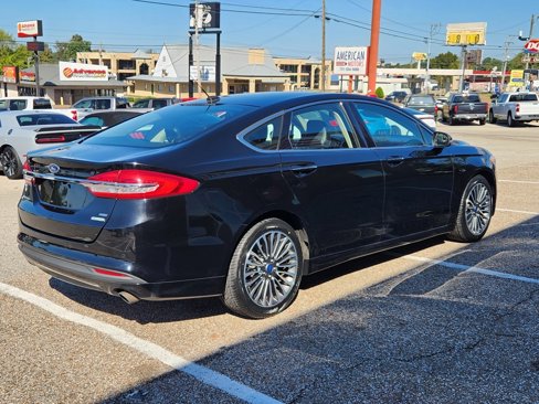 Used 2018 Ford Fusion SE w/ Fusion SE Technology Package image 6