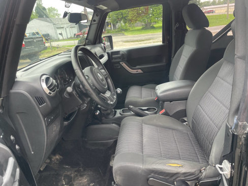 Used 2011 Jeep Wrangler Rubicon w/ Dual Top Group image 13